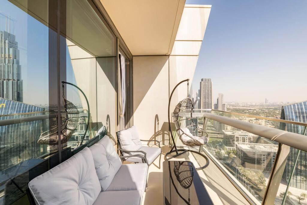 Larbi Breathtaking Burj And Fountain View Luxurious 2 Bed Apartment ดูไบ ภายนอก รูปภาพ
