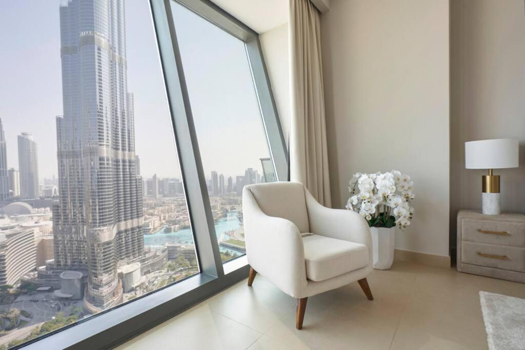 Larbi Breathtaking Burj And Fountain View Luxurious 2 Bed Apartment ดูไบ ภายนอก รูปภาพ